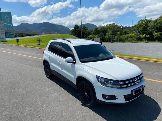 VOLKSWAGEN TIGUAN 1.4 TSI 16V TURBO GASOLINA 4P DSG VOLKSWAGEN TIGUAN 1.4 TSI 16V TURBO GASOLINA 4P DSG